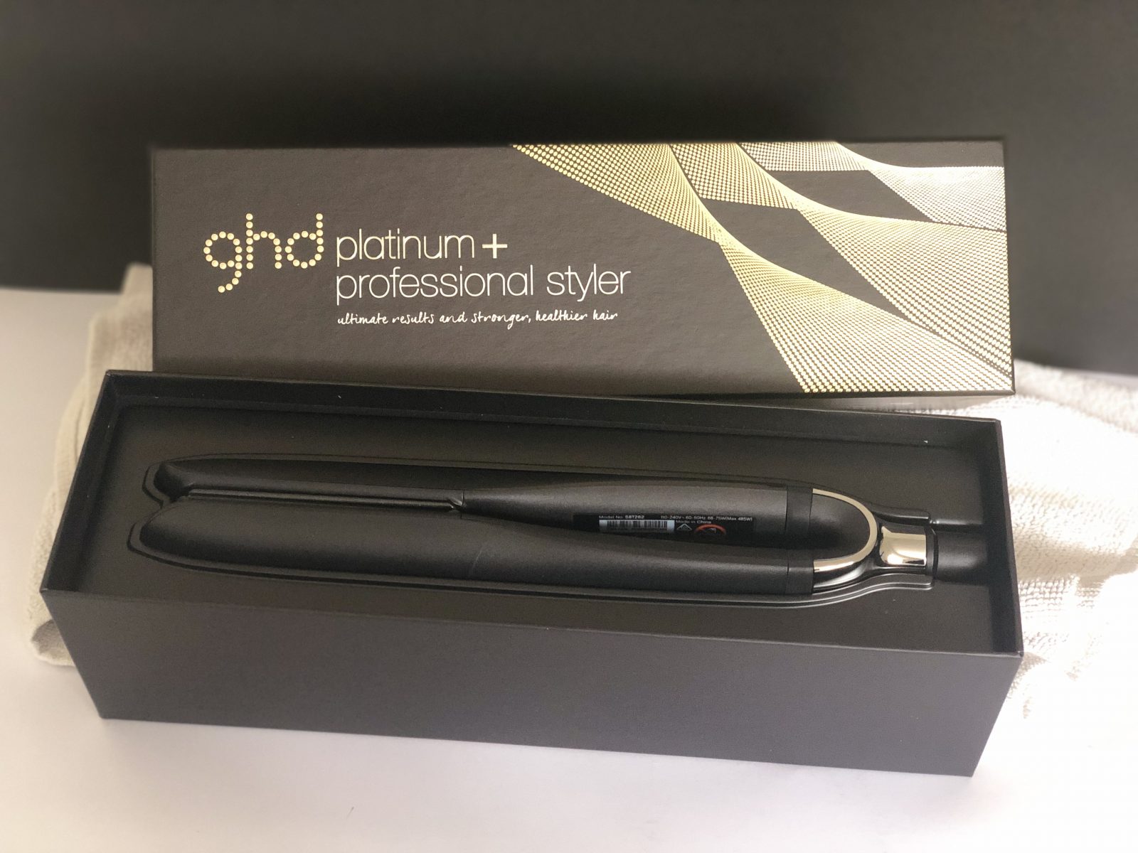 Plancha GHD Platinum + Negra y Protector de placas